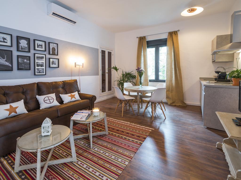 Selecta Apartments Los Venerables Seville Exterior photo