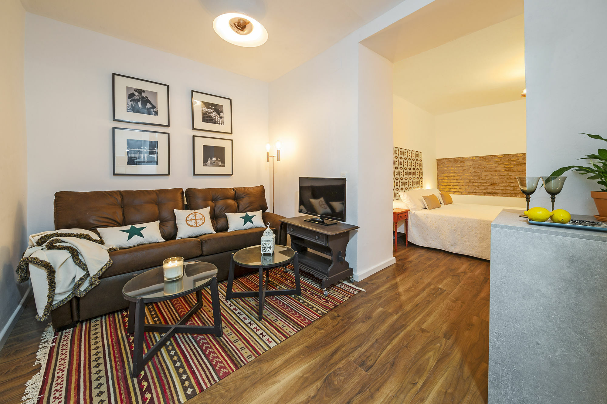 Selecta Apartments Los Venerables Seville Exterior photo