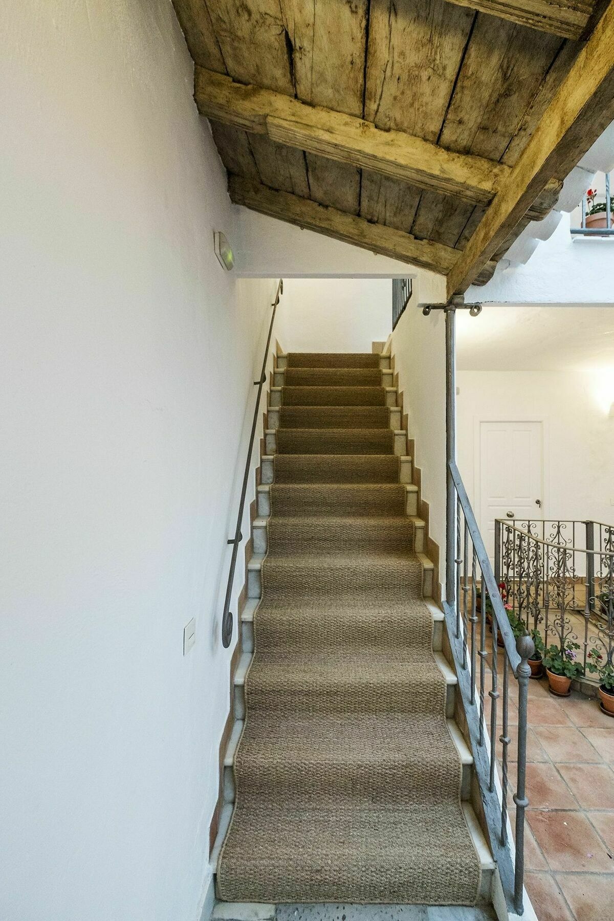 Selecta Apartments Los Venerables Seville Exterior photo