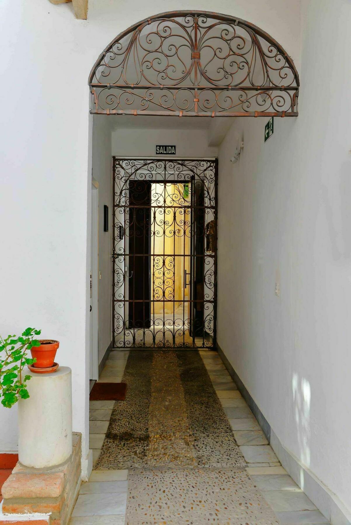 Selecta Apartments Los Venerables Seville Exterior photo
