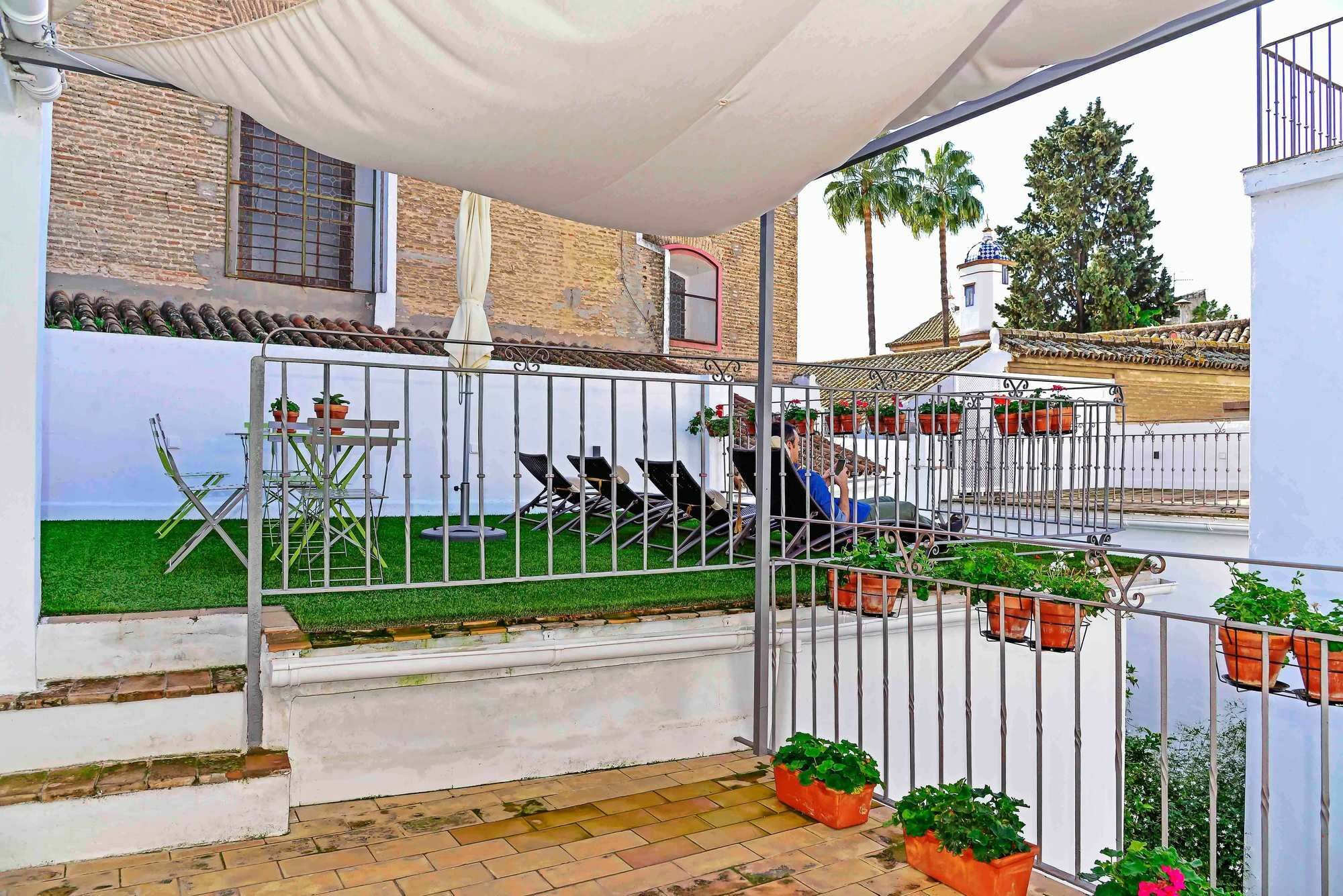 Selecta Apartments Los Venerables Seville Exterior photo