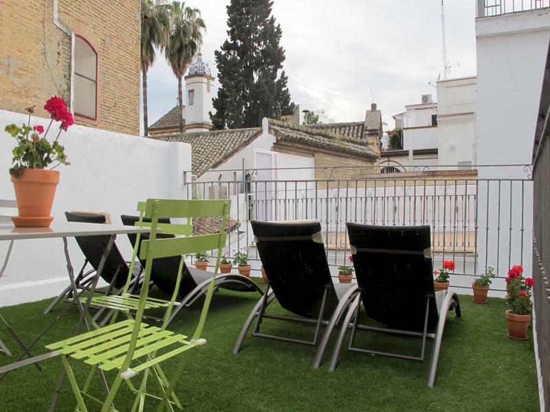 Selecta Apartments Los Venerables Seville Exterior photo