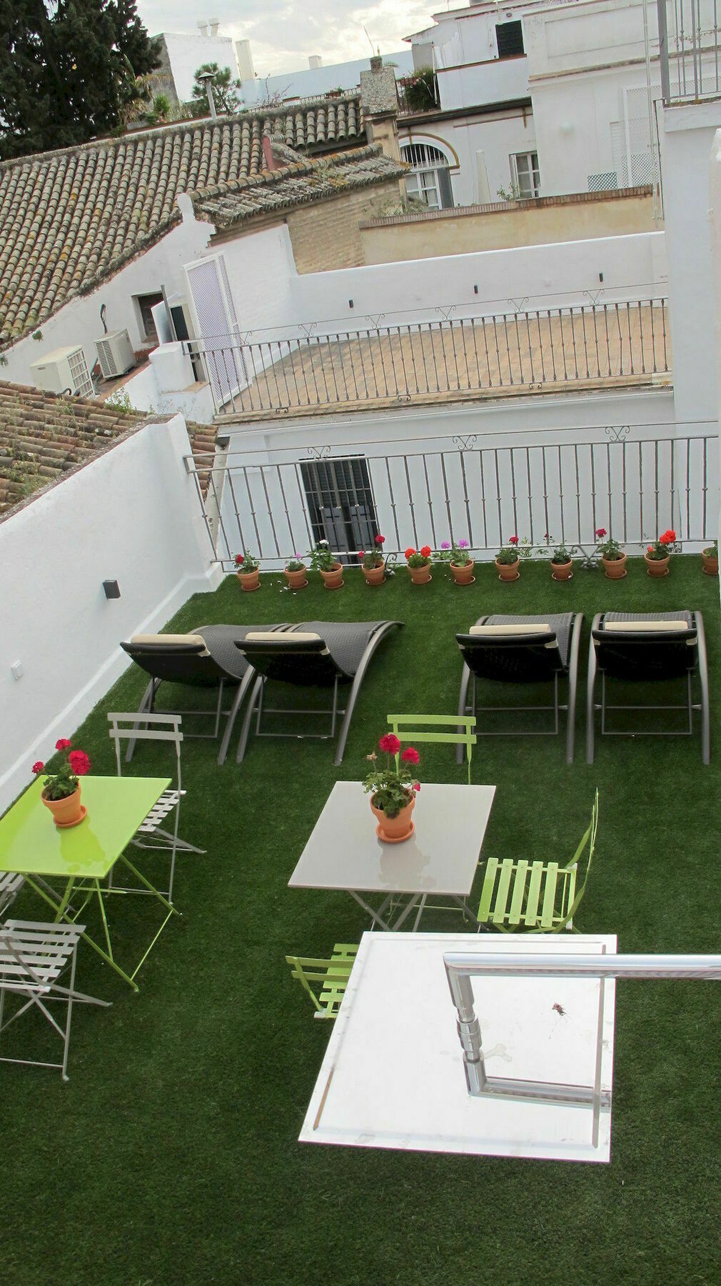 Selecta Apartments Los Venerables Seville Exterior photo